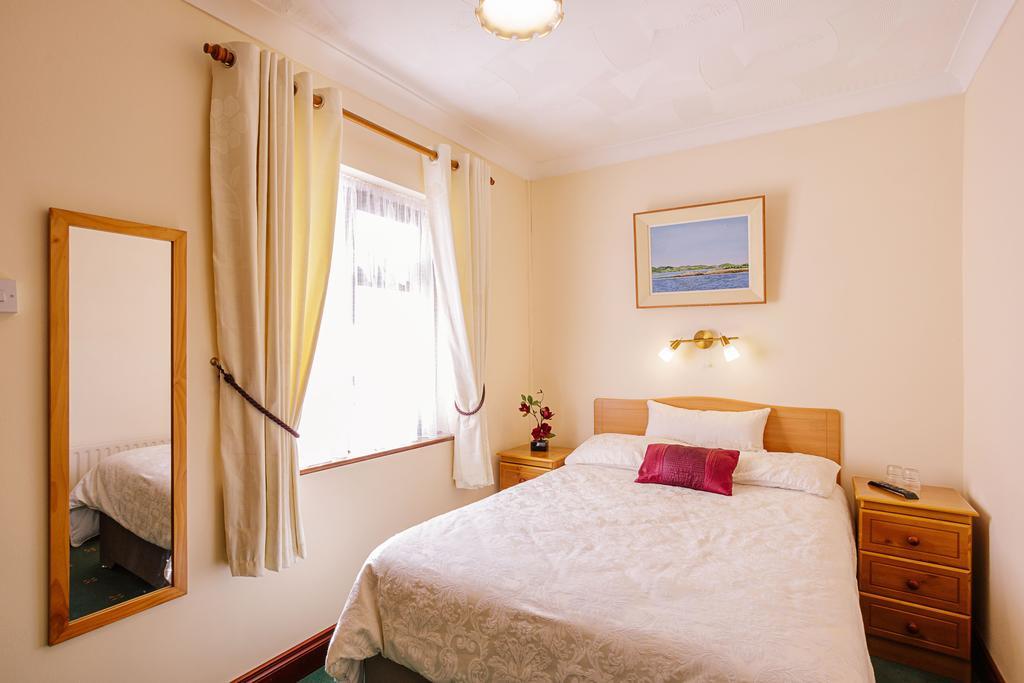 Bed and Breakfast The Harp Килларни Экстерьер фото