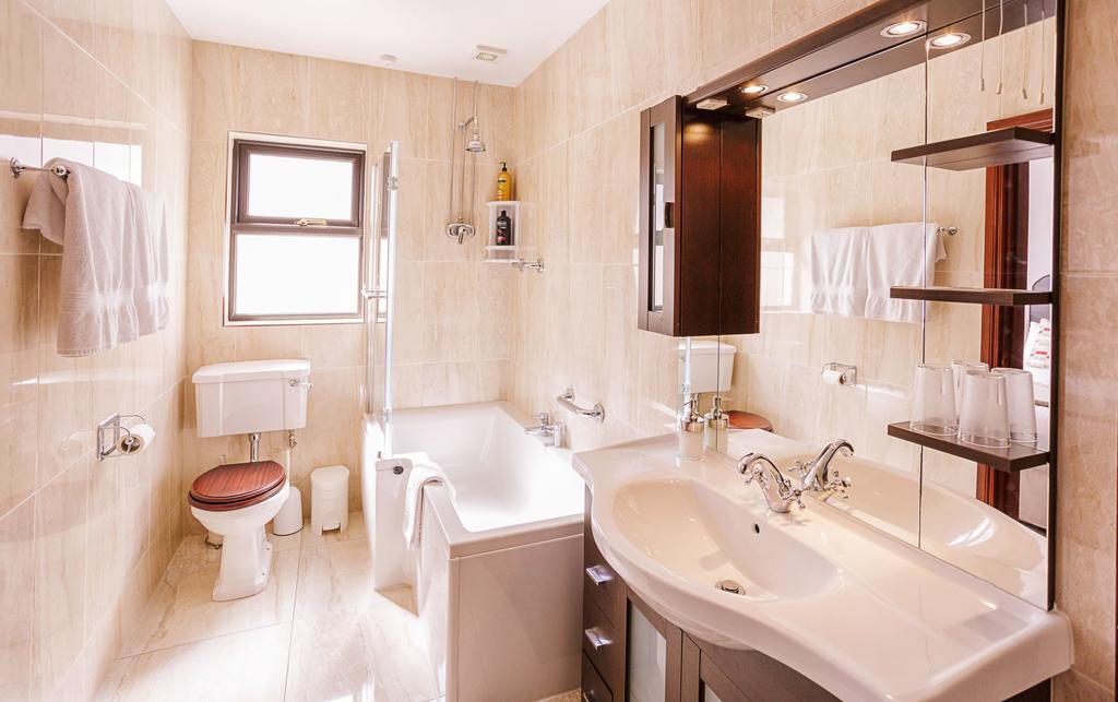 Bed and Breakfast The Harp Килларни Экстерьер фото